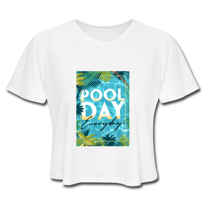 Pool Day Everyday Women's Cropped T-Shirt - white